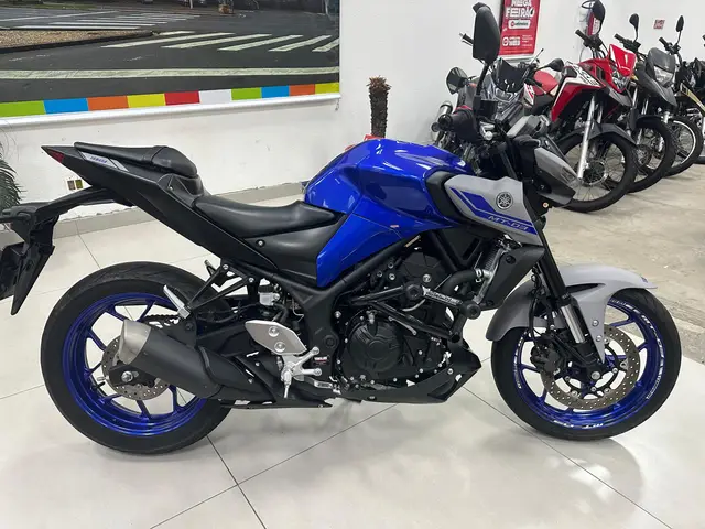 Carro Yamaha MT-03 2022 STD