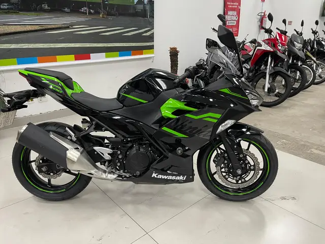Moto Kawasaki Ninja 2020 400