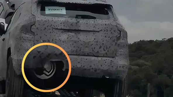 SUV renovado é flagrado com a polêmica marmita do abafador do escapamento à mostra