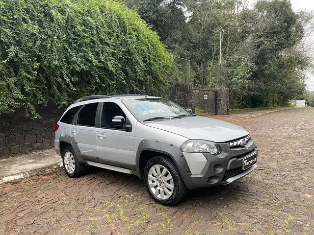 Carro Fiat Weekend 2016 Adventure 1.8 E.torQ Dualogic (Flex)