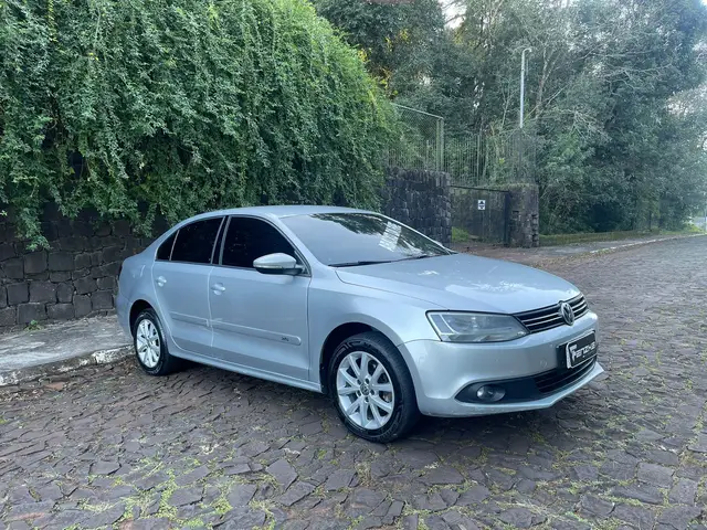 Carro Volkswagen Jetta 2013 2.0 Comfortline (Flex)