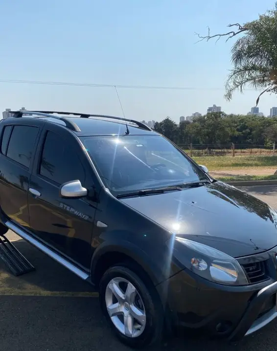 Carro Renault Sandero 2010 Vibe 1.6 8V Hi-Torque (flex)