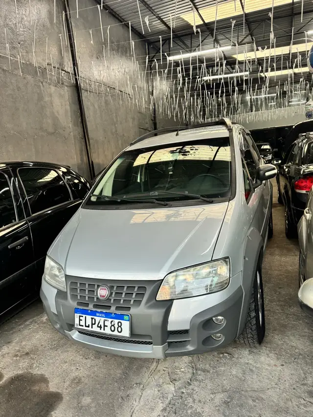 Carro Fiat Idea 2010 Adventure 1.8 Dualogic (Flex)