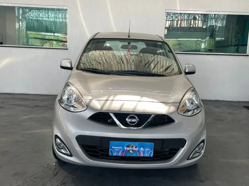 Nissan March 1.6 16V S (Flex)