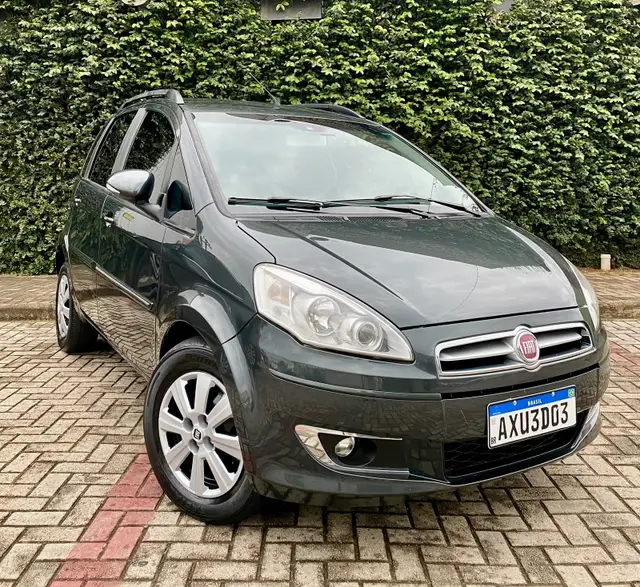 Carro Fiat Idea 2014 Attractive 1.4 8V (Flex)