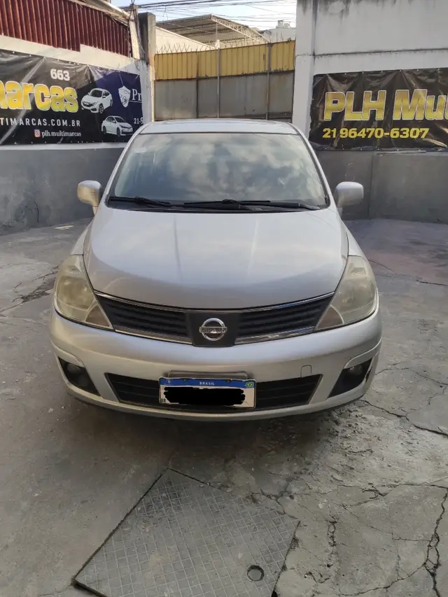 Carro Nissan Tiida 2008 SL 1.8