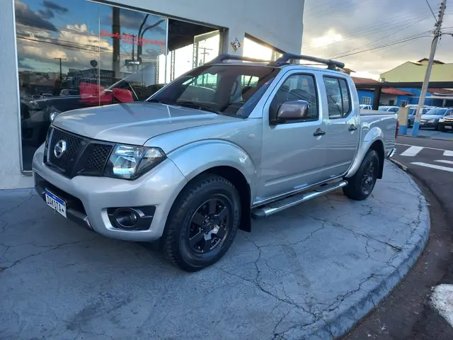 Carro Nissan Frontier 2015 2.5 TD CD 4x4 SV Attack