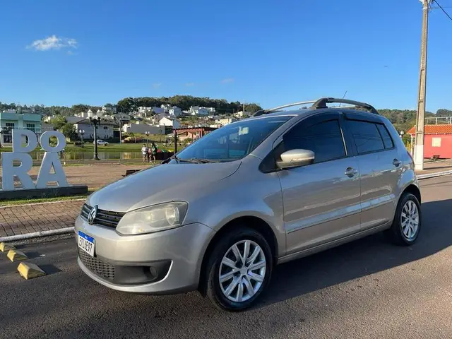 Carro Volkswagen Fox 2013 1.0 8V (Flex)