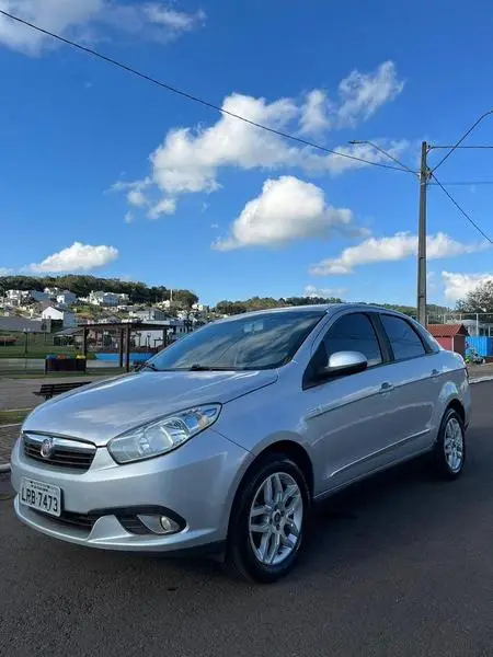 Carro Fiat Siena 2014 Essence 1.6 16V (Flex)