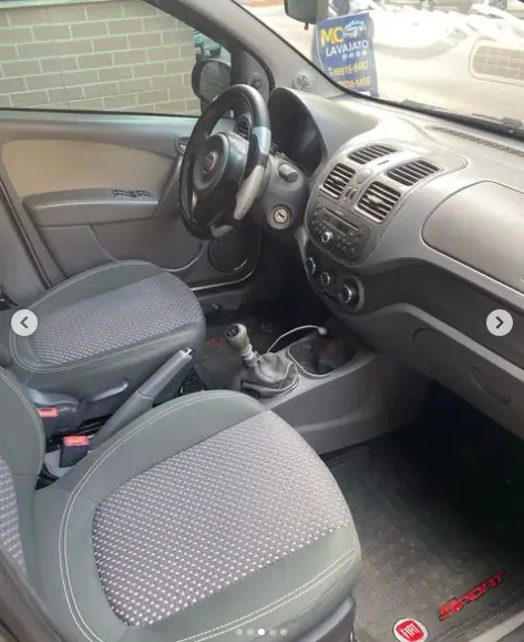 Carro Fiat Grand Siena 2015 Essence 1.6 16V (Flex)
