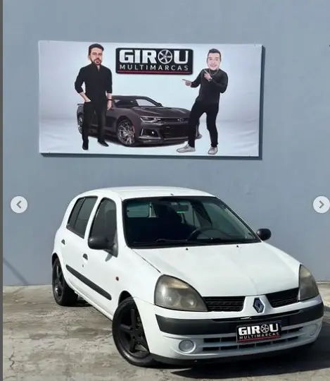Carro Renault Clio 2004 Hatch. Authentique 1.0 8V
