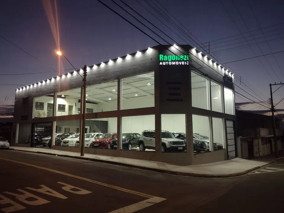 Fachada da loja Ragonezi & Barriquinha Automoveis - São Carlos - SP