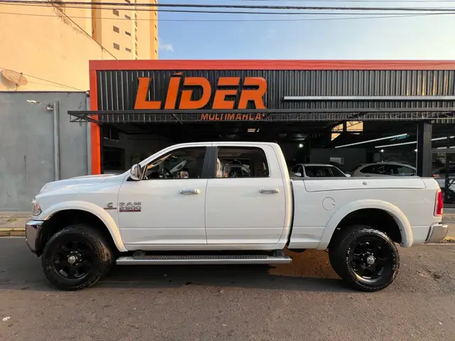 Carro RAM 2500 2016 Ram 2500 CD 6.7 4X4 Laramie
