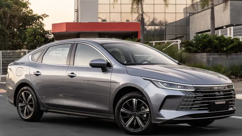 BYD King estreia vendendo mais do que o Toyota Corolla