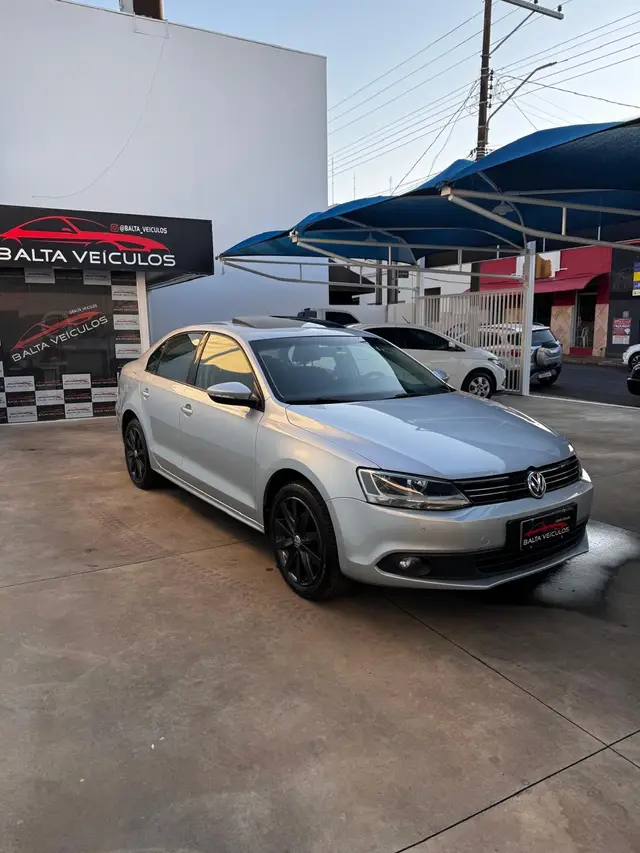 Carro Volkswagen Jetta 2012 2.0 Comfortline Tiptronic (Flex)