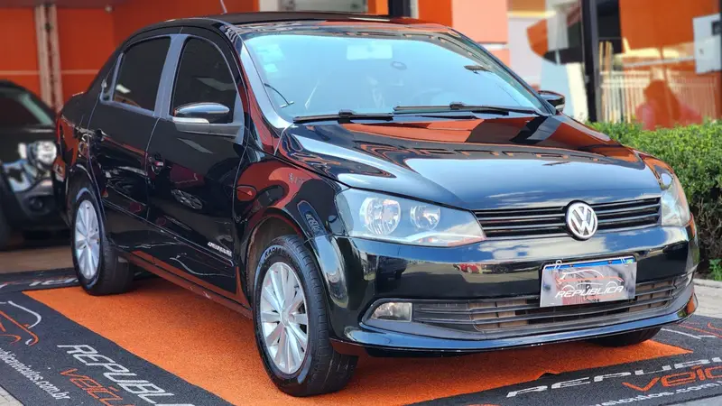 Volkswagen Voyage 1.6 VHT Highline (Flex)