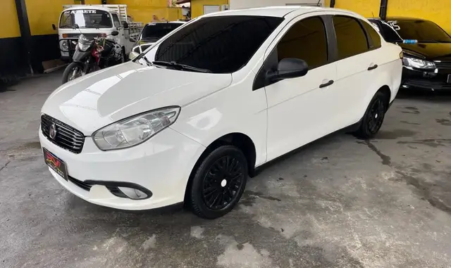Carro Fiat Grand Siena 2018 Attractive 1.0 (Flex)