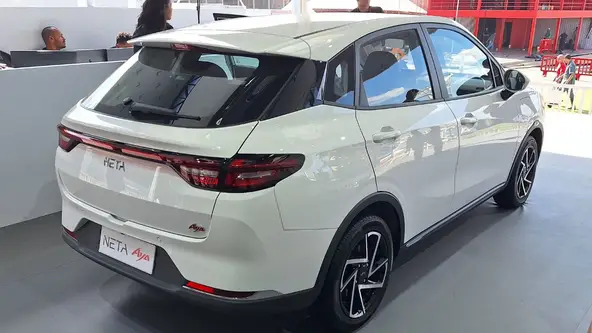 Com preços e versões divulgadas, o Aya chega para brigar no segmento de entrada dos elétricos