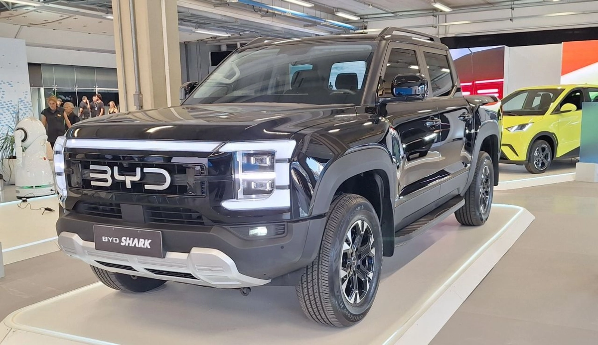 Modelo híbrido plug-in tem tamanho de Ford Ranger e 430 cv de potência combinada