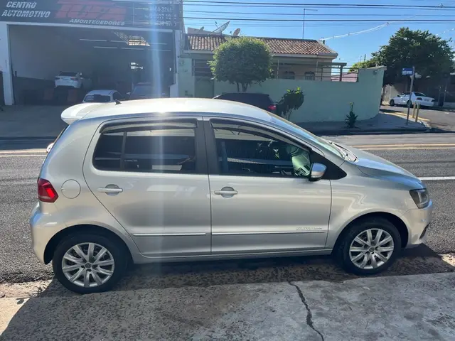 Carro Volkswagen Fox 2015 Comfortline 1.0 TEC (Flex)