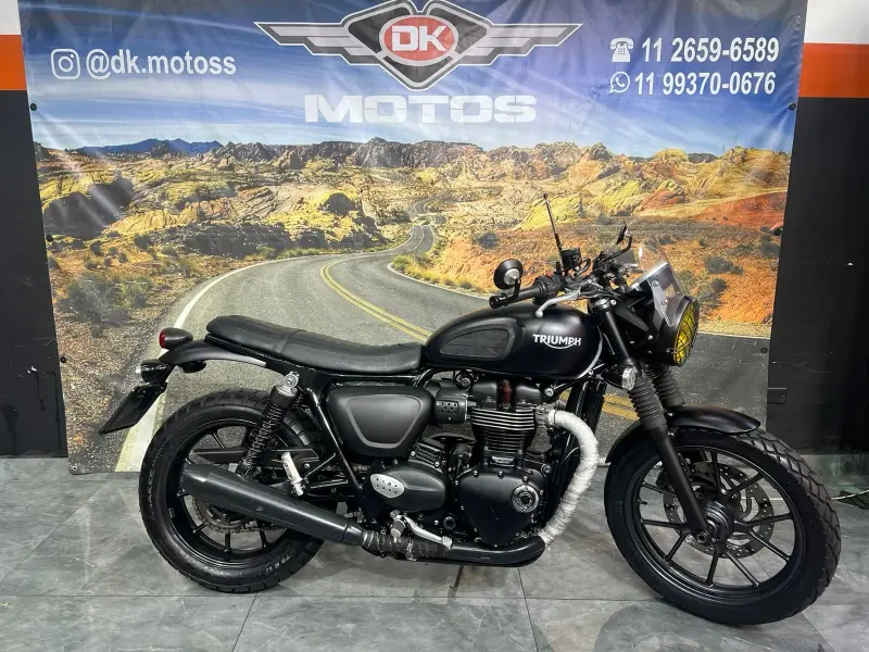 Triumph Street Twin 900 cc