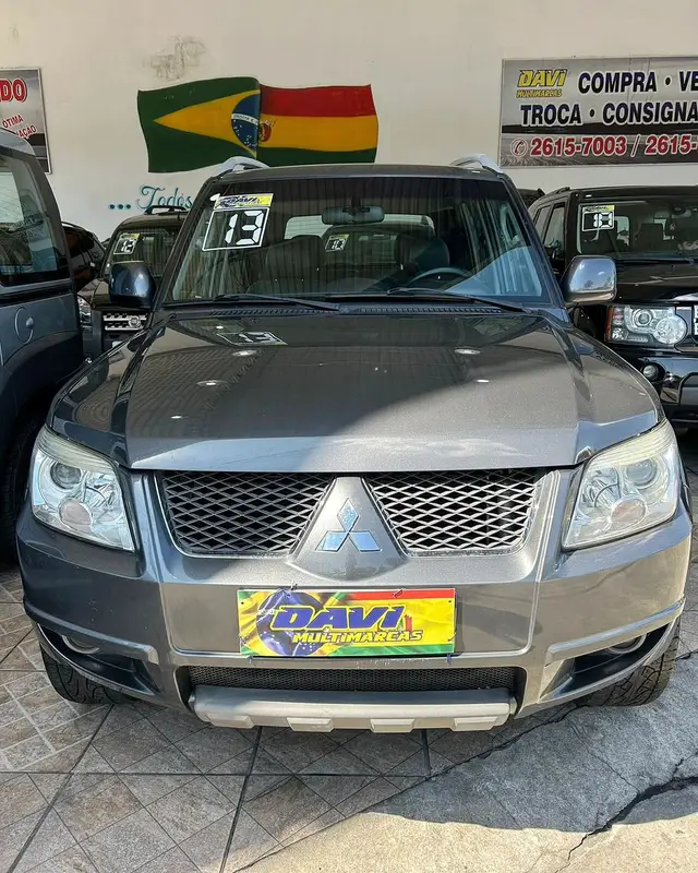 Carro Mitsubishi Pajero TR4 2013 2.0 16V 4x2 (Flex)