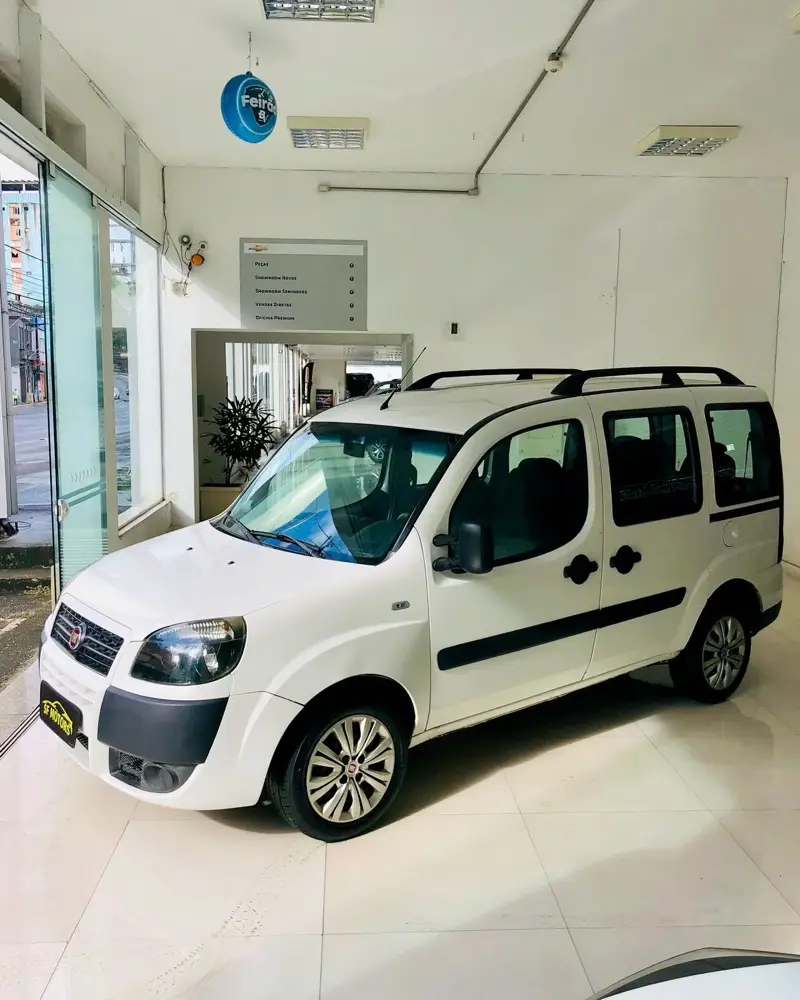 Fiat Doblò Essence 1.8 16V (Flex)