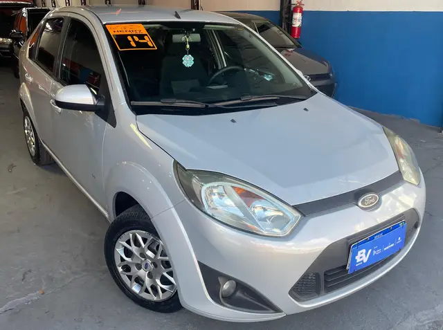 Carro Ford Fiesta Sedan 2014 SE 1.6 Rocam (Flex)