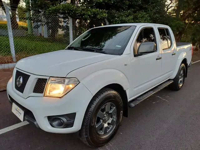Carro Nissan Frontier 2014 2.5 TD CD 4x4 S