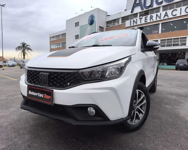 Carro Fiat Argo 2024 Trekking 1.3