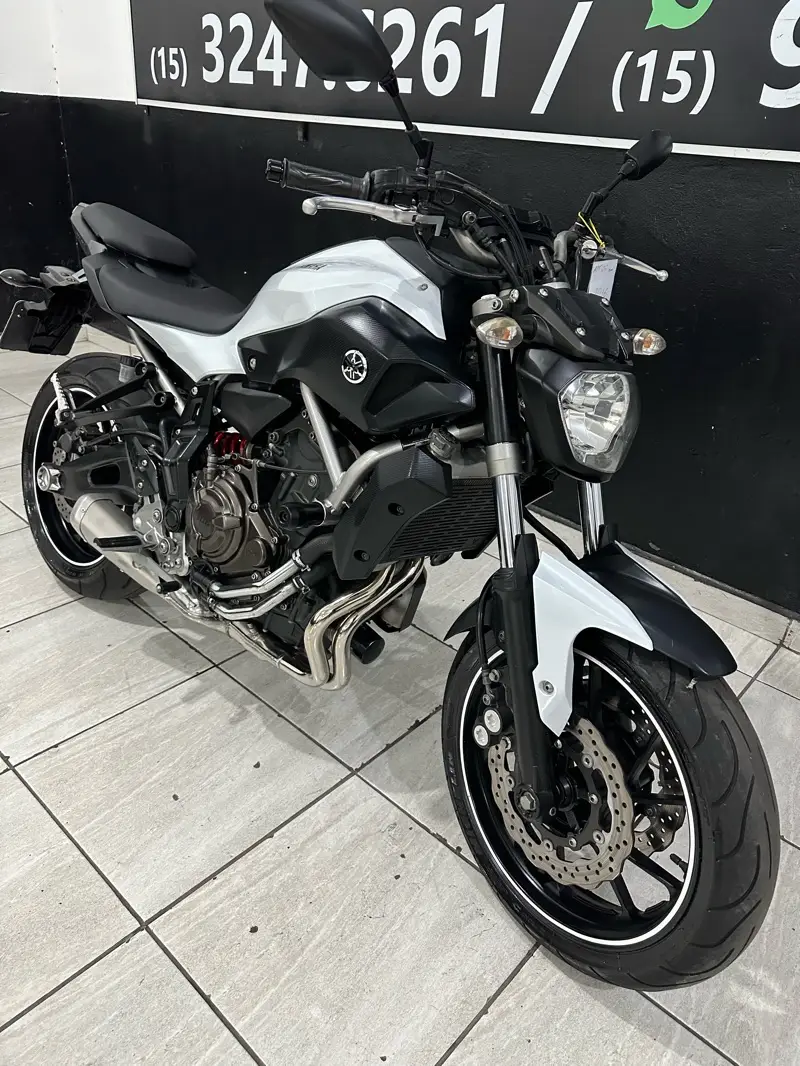 Yamaha MT-07 (STD)