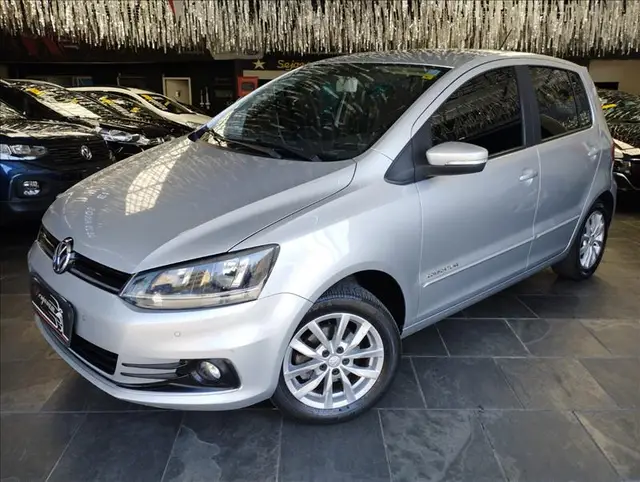 Carro Volkswagen Fox 2015 Comfortline 1.6 MSI (Flex)