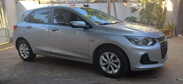 Carro Chevrolet Onix 2023 LT 1.0