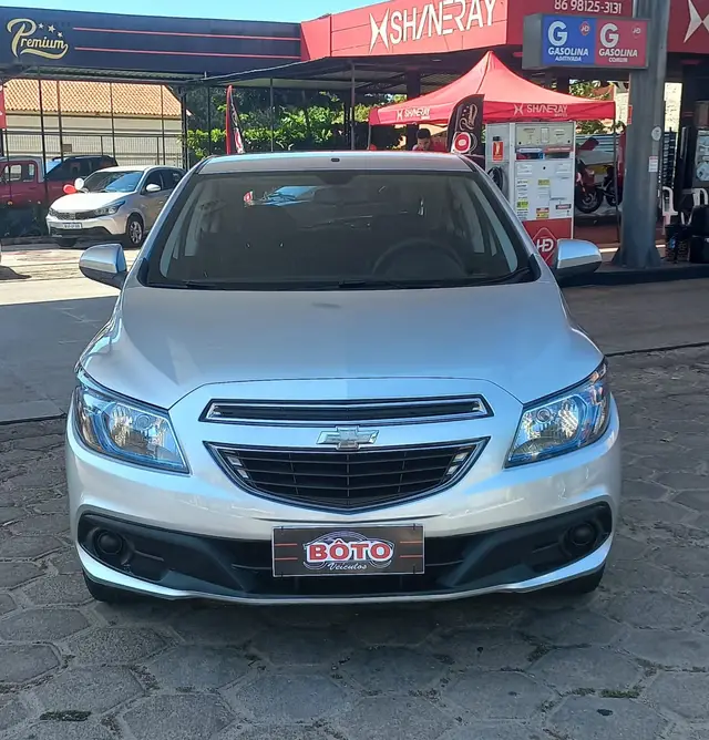 Carro Chevrolet Onix 2015 1.4 LT SPE/4