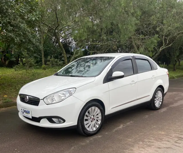 Carro Fiat Grand Siena 2014 Essence Duologic
