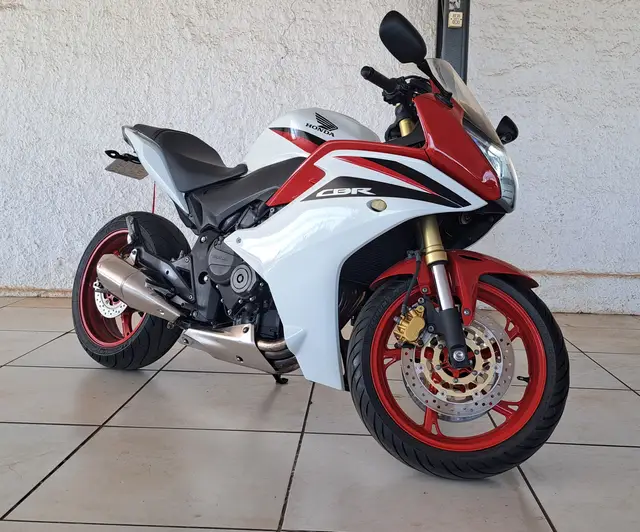 Carro Honda CBR 600 2013 F (Standard)