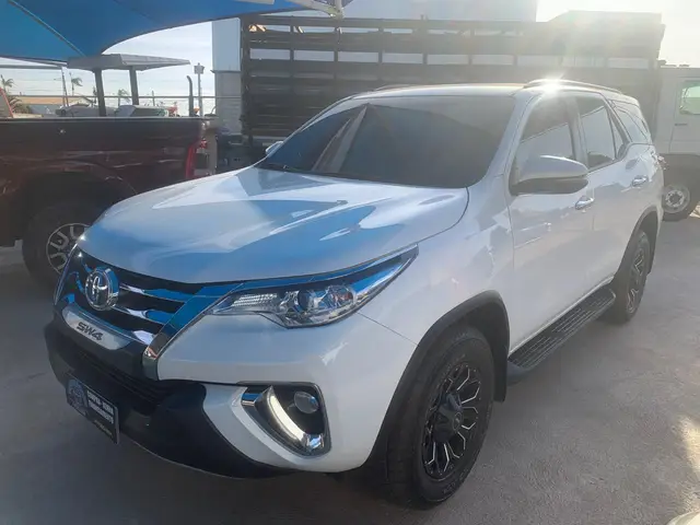 Carro Toyota SW4 2018 2.7 SRV 7L 4x2 (Aut) (Flex)