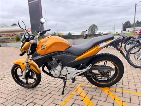CB 300R Standard
