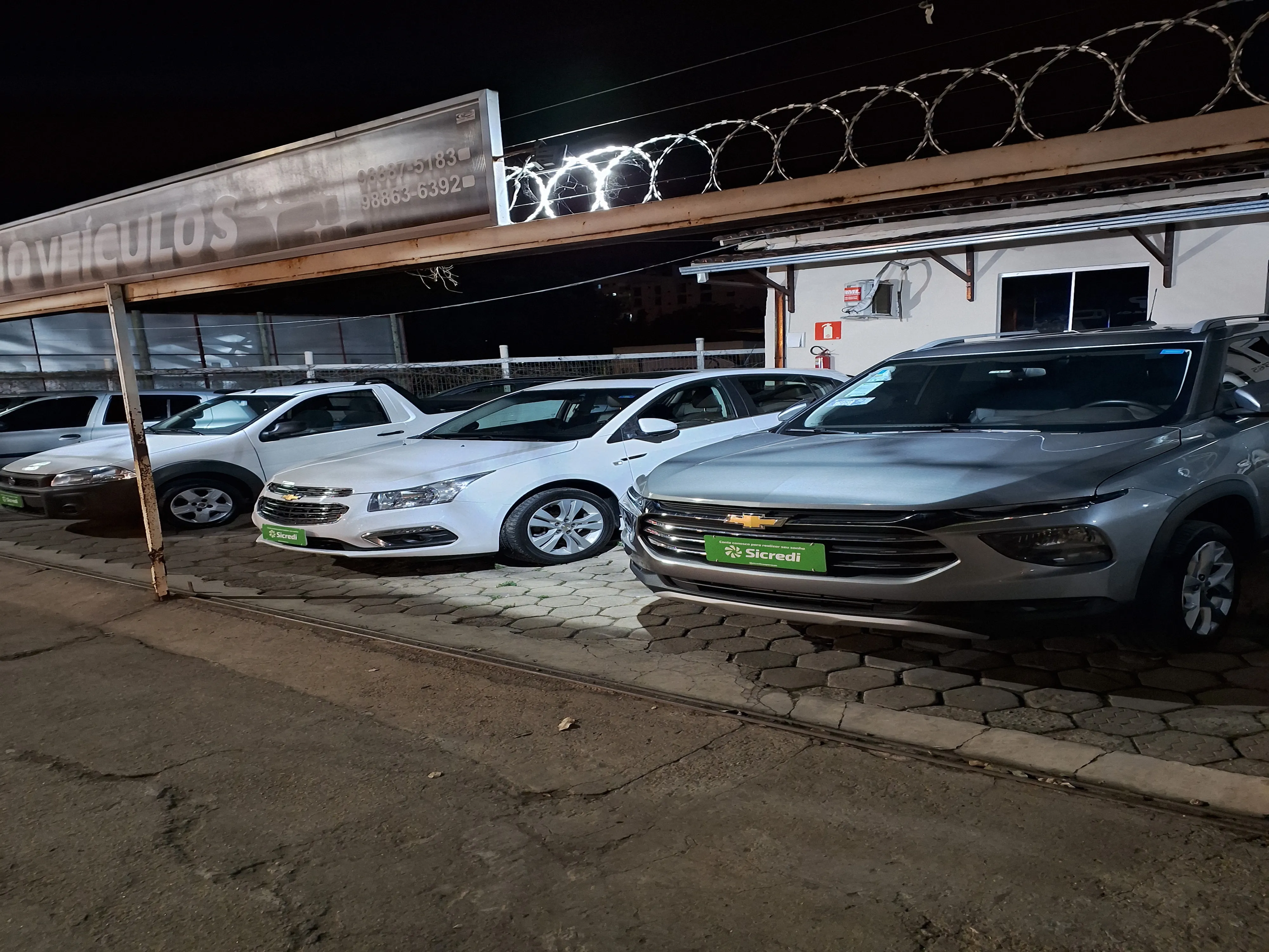 Fachada da loja Bruno Veiculos Comercio Ltda - Teófilo Otoni - MG