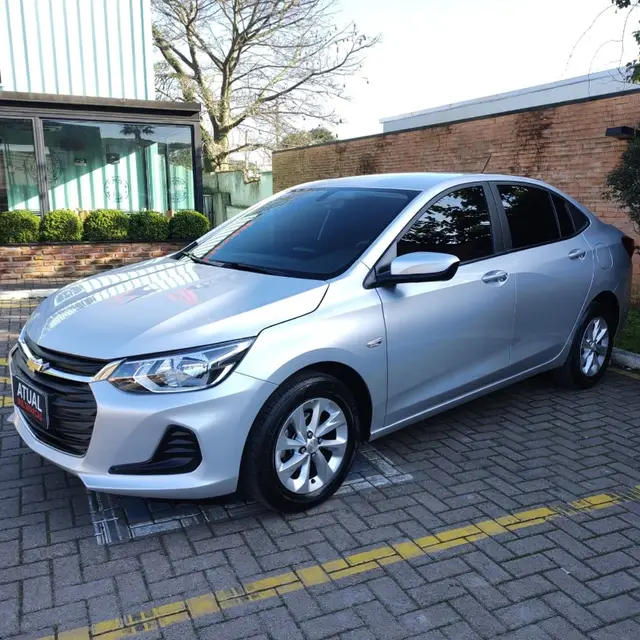 Carro Chevrolet Onix Plus 2023 LT 1.0