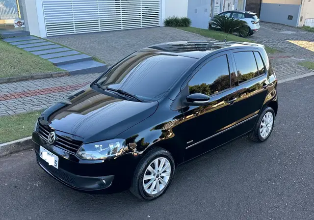 Carro Volkswagen Fox 2012 1.6 VHT Rock in Rio (Flex)