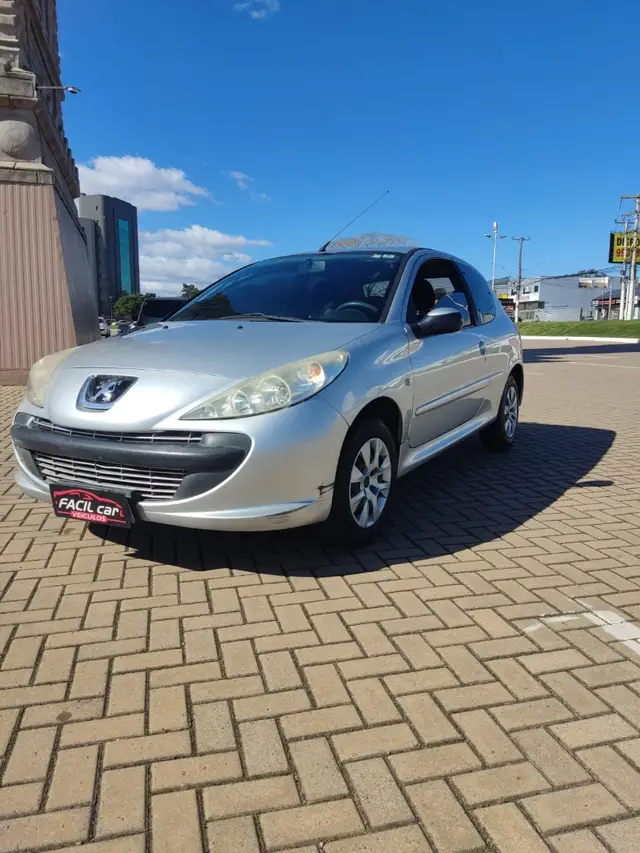 Carro Peugeot 207 2011 Hatch XR 1.4 8V (flex) 2p