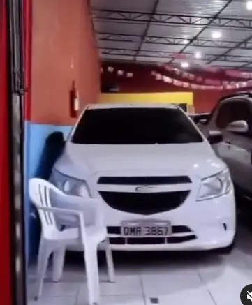 Carro Chevrolet Onix 2018 1.0 Joy SPE/4