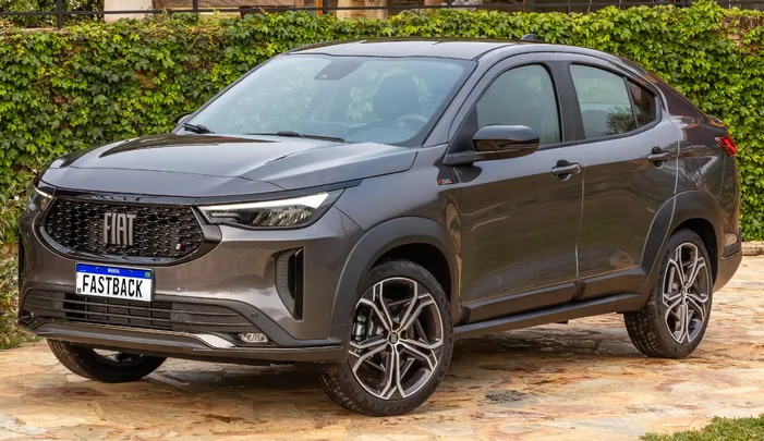 O Fiat Fastback ficou mais caro em quase toda sua linha pela segunda vez no ano