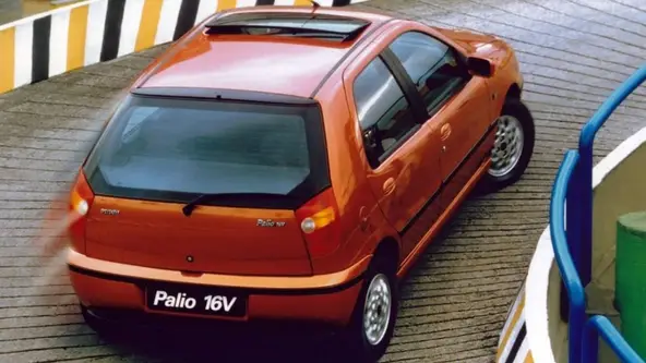 Hatch contava com motor 1.6 aspirado girador e interior caprichado