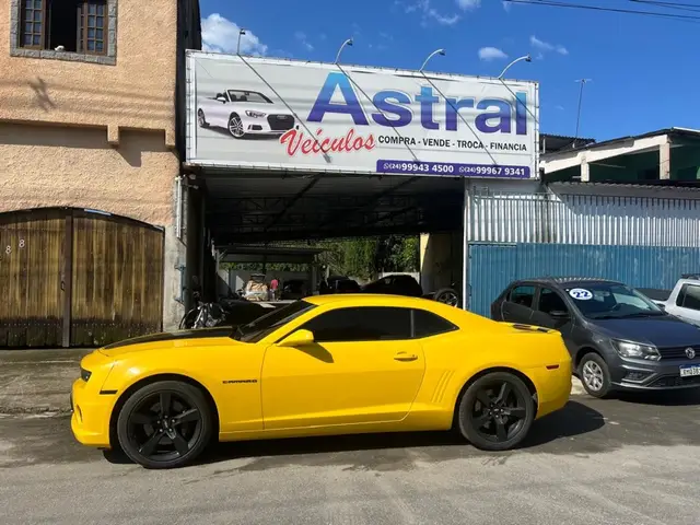 Carro Chevrolet Camaro 2011 SS 6.2