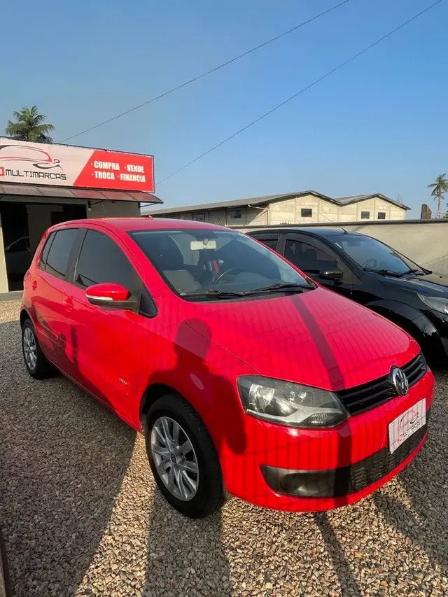 Carro Volkswagen Fox 2014 1.0 TEC (Flex) 4p