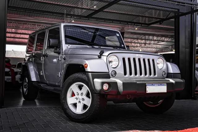 Carro Jeep Wrangler 2018 3.6 V6 Unlimited Sahara 4WD
