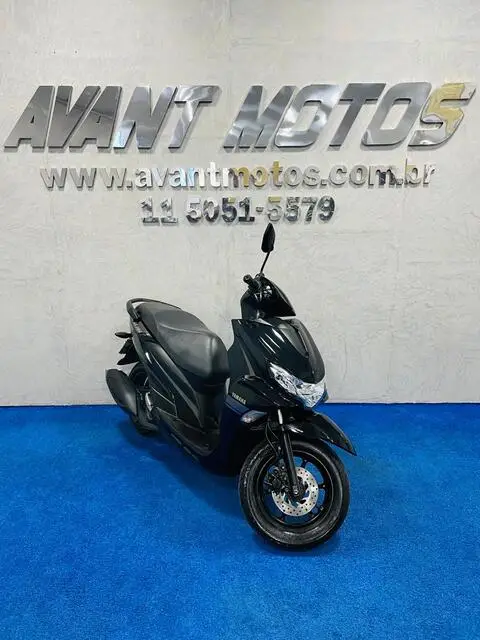 Carro Yamaha Fluo 2023 ABS