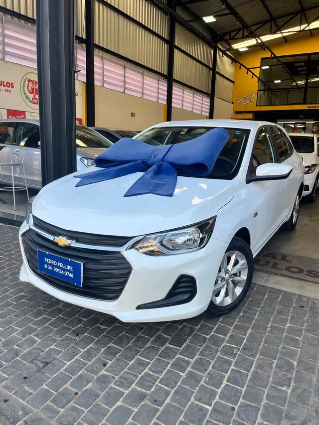 Carro Chevrolet Onix 2023 LT 1.0